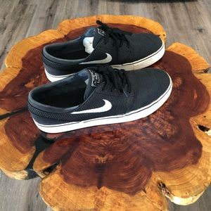 Men’s Nike Stefan Janoski casual/skate shoe